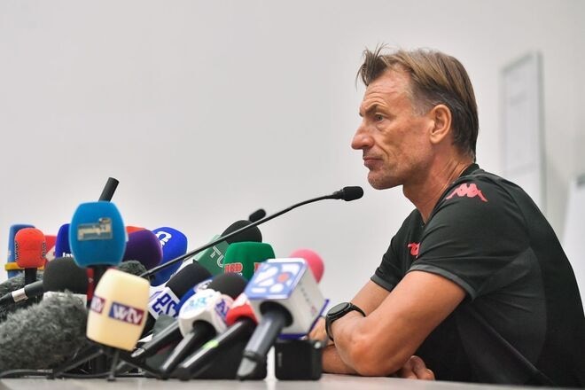 「私は魔術師ではない」謙虚に語るチュニジア新監督は“死に体”のチームでミラクルを起こせるのか。巻き返しの鍵は「一つになること」【現地発】