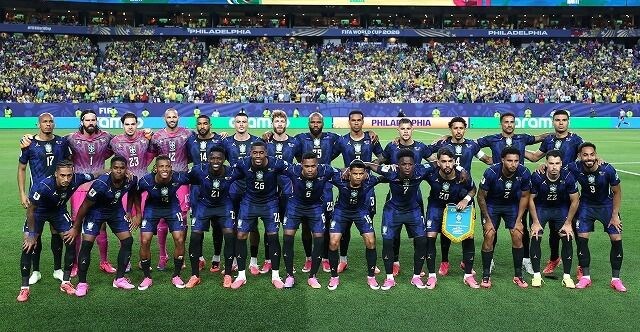 とんでもなく豪華!超大物2人がブラジル戦を並んで観戦!49歳と46歳…かつてW杯制覇「絵面つえー」「太ったなぁ」