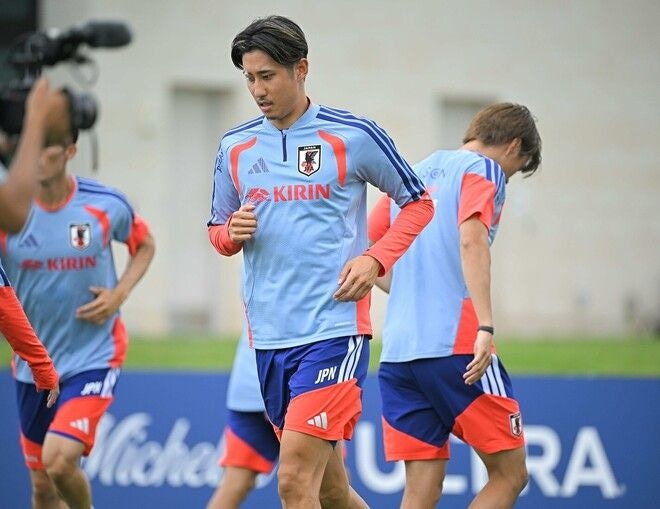 「シンプルに嬉しい」ドイツ王者の日本代表DF、同僚名手たちのW杯での活躍に本音【現地発】
