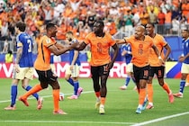 初戦で日本と２－２で引き分けたオランダ、５分＆17分に得点でスウェーデン相手に２点リード！24歳伏兵が鮮烈２発【W杯】