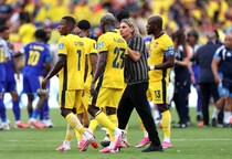 「南米の恥さらし」「歴代最弱だ」Ｗ杯初出場国に勝てず…０－０決着のエクアドル、母国ファンの不満噴出「なにをやっているんだ」【Ｗ杯】