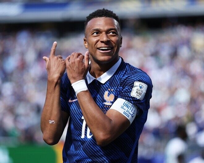 「俺、ハーランド、ケイン、メッシの中で最高の選手？ 当然…」フランス代表エースが注目発言。他国スターとの比較に「誰が一番かは、人々が決めればいい」【Ｗ杯】