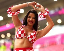 Ｗ杯で「最も注目を集めている美女たち」。スタジアムを華やかに彩るファン。海外メディアの投稿に反響「とてもエレガント」「メキシコ万歳！」