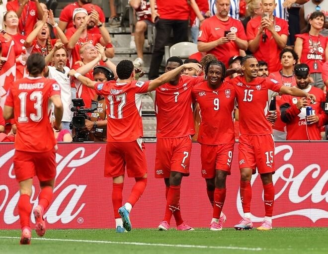 注目の20歳MFが1G1A! スイスが2-1勝利、カナダとの直接対決を制して首位通過【W杯】