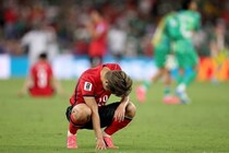 「日本にすがる羽目に…」「完全なる屈辱」韓国、３位突破なるか。母国メディアは“森保J頼み”と報道「スウェーデンに勝ってくれれば」【W杯】