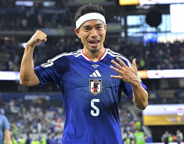 「ブラボー」の次は「マンマミーア」偉業達成の長友佑都、再び強烈ワード!闘莉王は笑顔でツッコミ「言ってる場合じゃないです!」【W杯】