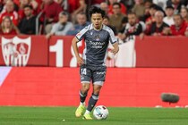 「リーガでプレーする気があるのか」久保所属のソシエダが日本代表MFの獲得に関心と現地報道！イタリア古豪との争奪戦か「サラリー条件を問い合わせた」