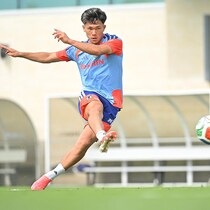 「危ないですよ、コイツらのシュート。骨折れますよ」日本代表の居残りシュート練習で名波浩コーチが記者団に“警告”！ その直後…【W杯】