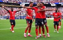 ベリンガム＆ケインがゴール！役者揃い踏みのイングランド、２－０快勝で１位通過！パナマは３連敗＆無得点で敗退【W杯】