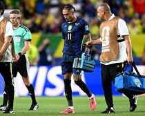 「集中的な治療を受ける」ブラジル代表に心配な一報。29歳FWは日本戦欠場が濃厚に。自国メディアが報道「遠征に同行しない」【Ｗ杯】