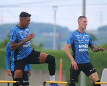 「対戦するのが早すぎる」Ｗ杯で日本とブラジルが激突「簡単な試合にはならない」。岡山の助っ人２人も大きな関心。新シーズンに向けては期待もさらに高まる