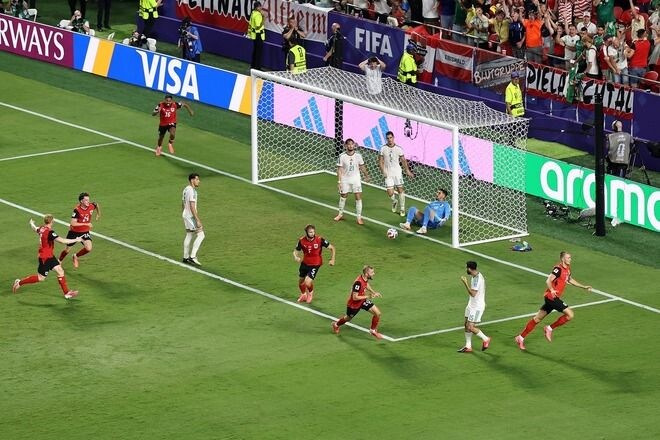 「イランに同情すべきか分からない」壮絶３－３ドローにイブラヒモビッチは何を思う？ これこそが醍醐味「でもチームが望んでいるかどうか」【Ｗ杯】