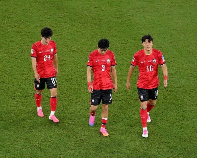「実に悲惨だ」他会場の結果に命運託すも…GS敗退の韓国。英雄が落胆「なぜこのような事態に陥ってしまったのか」【W杯】