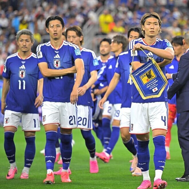 「おじいさんは日本推し?」運命のブラジル戦目前…伝説アニメの公式が放った“まさかの一枚”にファン笑撃!ちゃんとアウェーユニ」「だまされるな、ハイジ」【W杯】