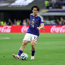 「足つらないか心配」「ソックス短いの許してくれよ...」スウェーデン戦で主審に指摘された中村敬斗。ブラジル戦での変化に反響「ちょっと長くしてる？」【Ｗ杯】