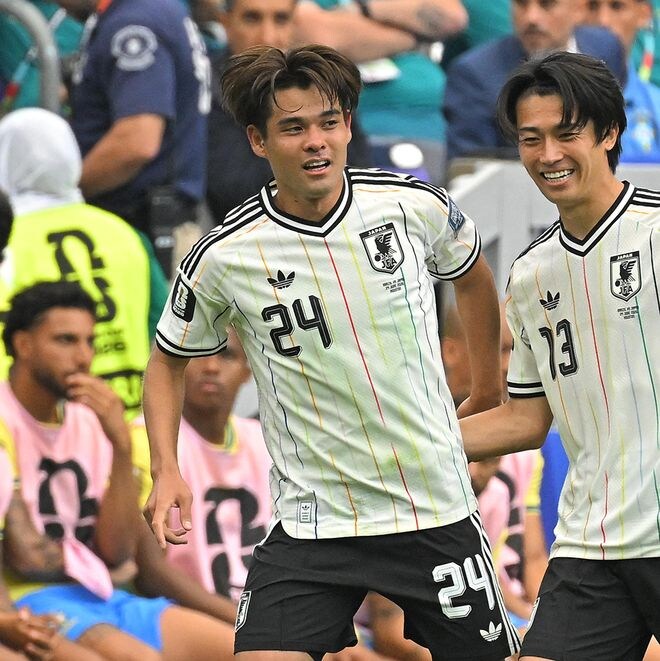 魂が震えた佐野海舟の一撃！ブラジル戦の先制弾に日本人記者団もほぼ総立ち！【W杯】