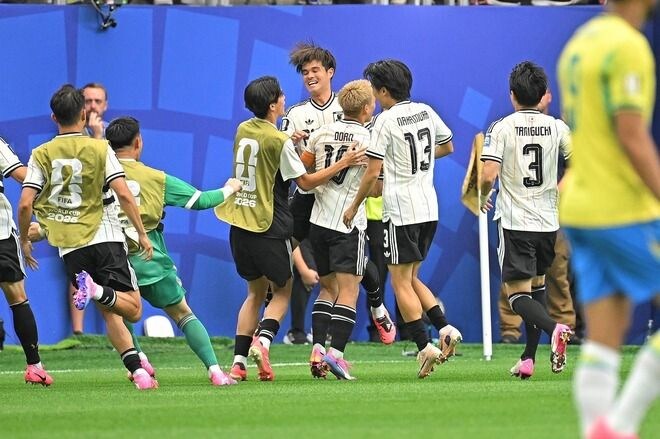 日本代表、王国ブラジル相手に最高の展開！ ひとりだけで切り裂いた佐野海舟の“圧巻カウンター弾”で先制、１－０リードで後半へ【W杯】