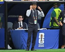 「監督として力がなくて...」ブラジルに敗れた日本、ラウンド32で敗退。森保監督は悔やむ「勝利を届けられず残念」【Ｗ杯】
