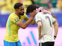 「心打たれた」「試合が終われば敵味方関係ない！」ブラジル９番の行動にファン感動。田中碧を優しく抱きしめ…【W杯】