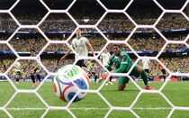 「最後の最後で...」「まじか」ブラジルの底力、まざまざと。90＋５分、日本の失点にファン沈痛「悔しすぎるな」【Ｗ杯】