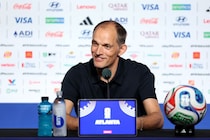 「学校に欠席届を出して、子どもたちにＷ杯を見せてあげて」イングランドのトゥヘル監督が呼びかけ。深夜１時キックオフの決勝Ｔ２回戦へ「みんなの応援が必要」
