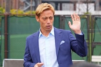 「僕を１年試してみてください」本田圭佑が日本代表監督に“電撃立候補”！「アジア杯で負けたら問答無用でクビでいい」