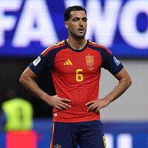 「ネイマールに続いて、君もか！」快勝したスペイン代表、アーセナルMFに声を掛けると…まさかの行動【W杯】