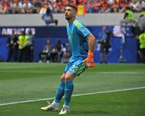 「日本に得点を許して以来...」スペイン守護神が偉業達成。Ｗ杯の新レコードに本人は興味なし「ゴールを守っているのは26人全員」