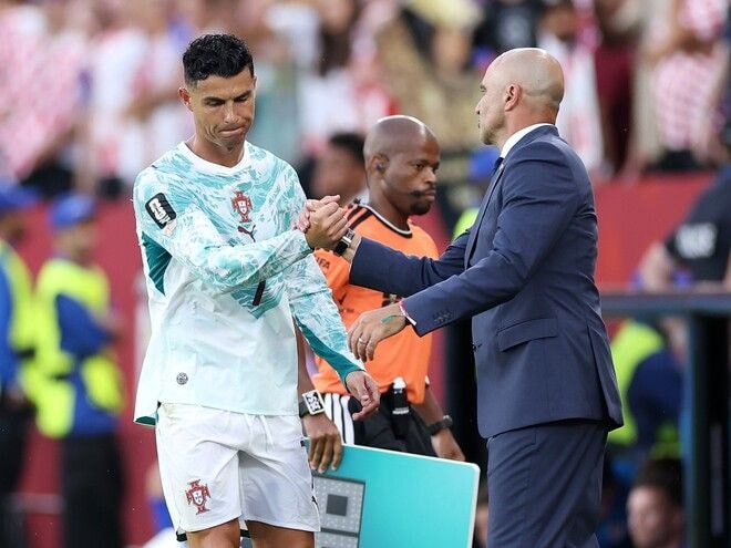 今大会４試合目にして初！ C・ロナウドの交代理由をポルトガル指揮官が説明「チームを助けるためには決断が重要」【W杯】