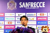 まだ欧州でプレーする。その思いを振り切り、なぜ浅野拓磨は広島に復帰したのか。何百回の自問自答「自分の中では一番難しいチャレンジ」