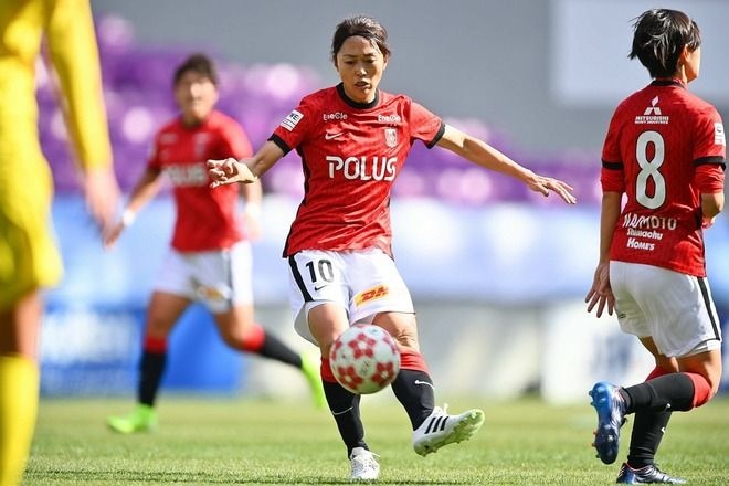 「これはびっくり」「マジか…」朝8時、女子サッカー界に飛び込んできた“電撃発表”にSNS驚愕「どういうこと」「言葉が出ない」