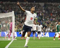 「実に紳士的な行動」メキシコの注目逸材に...試合後のベリンガムの振る舞いにファン感動「この男を嫌いになれない。ただの良い奴」「リスペクト」【Ｗ杯】