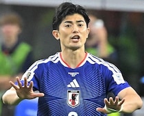 自称“神戸のヴォジーニャ”、谷口彰悟との再会を報告！「巷で有名なスマホホルダー持ってきてくれると思ったのに笑」