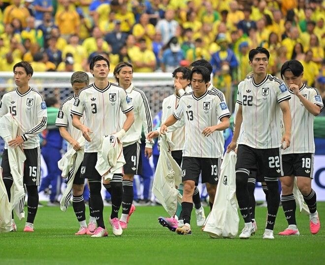 「日本のスタメンは競争力があった。だが…」まさかの“2-9”。なぜアジア勢は苦戦しアフリカ勢は躍進したのか。元日本代表監督が指摘「アフリカ勢との最大の違いだ」【W杯】
