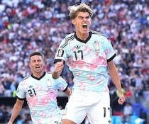 「そっくり」「言われたらもうそうにしか見えない」大活躍中のベルギーFWと日本人俳優が酷似！しかも“本人公認”で大盛り上がり【W杯】