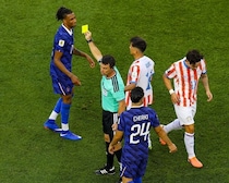 バロガンはセーフで、オリーセはダメ!? フランスのイエロー取り消し要望をFIFAは却下。自国メディアは「相手に触れていない」と指摘【Ｗ杯】