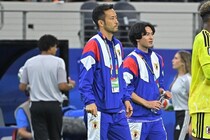 「お前、引退したんじゃなかったのか？」吉田麻也が明かした、オランダ代表主将との“再会秘話”「『お前もそろそろ来いよ』と…」【W杯】