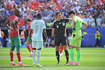 「なぜこの選手がサウジでプレーしているのか」白熱のフランス対モロッコでエムバペやデンベレと同等の衝撃を与えたのが…【W杯】