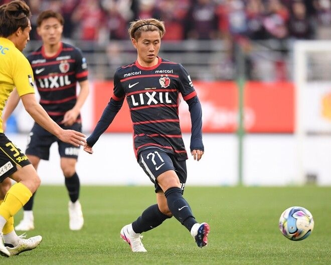 「4年後のW杯期待してるぞ」「え?今!?」ついに! J1クラブの“公式発表”に期待の声続々「ここから日本代表まで這い上がって欲しい」「寂しいなぁ」