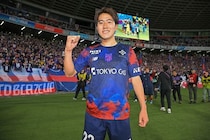 FC東京からバレンシアへ。“壁”を越え続けてきた19歳・佐藤龍之介が世界に飛び出すまでの軌跡