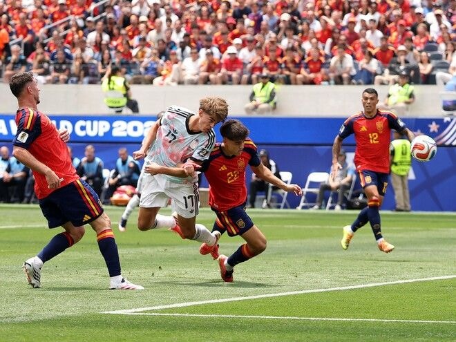 スペインが見事な崩しから先制点奪取も、ベルギーはデ・ケテラーレが意地の同点弾！ １－１のまま後半へ【W杯準々決勝】