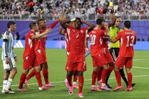 「11対11なら勝てた」「愚かな行動だった」初の４強入り逃したスイス、母国ファンは“痛恨退場”に嘆き「バカみたいなダイブ」【W杯】