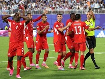 「史上最もシュール」スイスFWの退場を準決勝進出国メディアがバッサリ！「試合の流れに影響しないエリアで…理解不能だ」【W杯】