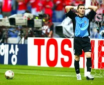 「あのW杯はとてつもない衝撃を残した」「陰謀があった」スペイン名GKカシージャス、今も日韓大会に激しい怒り！発言を伝えた韓国メディアは淡々