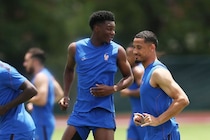２試合欠場のフランス代表チュアメニはスペインとの大一番で起用できるのか。デシャン監督が言及「何しろW杯の準決勝だからね…」【W杯】