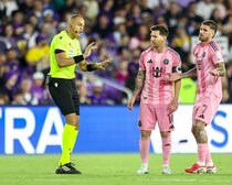 「メッシともすでに顔を合わせている」準決勝イングランド戦を裁く主審を、アルゼンチンメディアが紹介「馴染みのある人物だ」日本戦も担当【Ｗ杯】