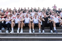 ノルウェー王宮広場で繰り広げられた“９万人のバイキング・ロー”に世界が感動！「なんて美しい光景だ」「ずっと観ていたい」【W杯】