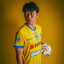 「めちゃくちゃカッコいい！」日本人５選手を擁するSTVVの新ユニホームが好評！「昨季より断然好み」「ここ数年で最も良いデザインのひとつ」