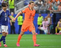 「靱帯損傷の可能性」W杯日本戦にも出場したバルサMFが重症の恐れ。スペイン紙が報道「手術の場合は４～６か月の離脱」
