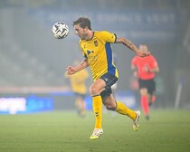 FC東京が北欧強豪クラブから元デンマーク代表MFを獲得！ 188センチ・82キロの体躯を誇る29歳「この旅路に胸が躍っています」